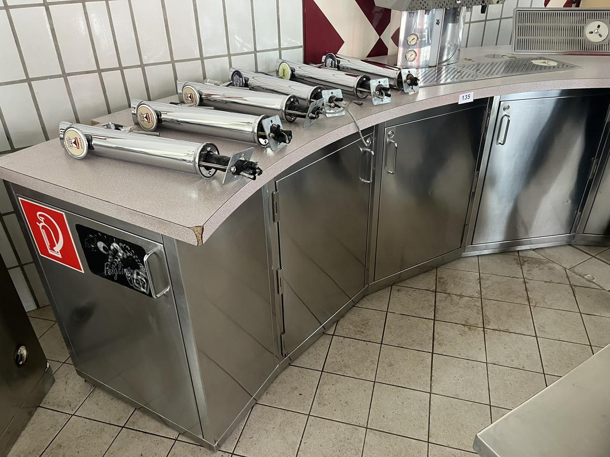 Barmodul, geschwungen, ca. 300x78x90cm, mit 3 T&uuml;ren und WMF 4 Schankbalken