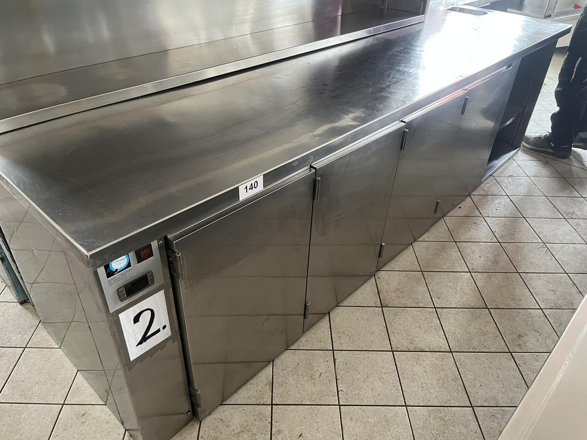 Edelstahl K&uuml;chenmodul, 350x76x80cm, mit K&uuml;hlung - extern, 4 Fl&uuml;gelt&uuml;ren?d=2026-03-30 20:48:06