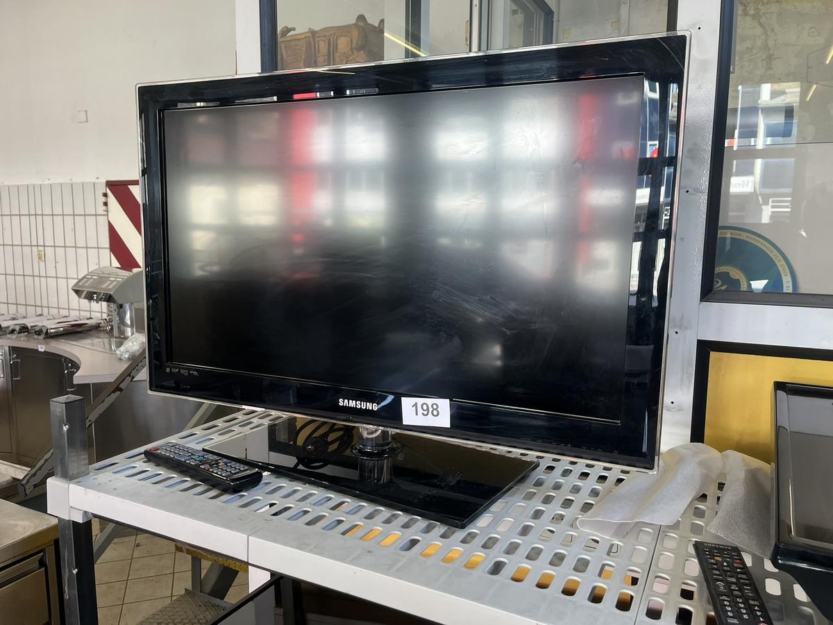 Samsung TV 32 - LE32C, 630K1W, mit Standfu&szlig; und Fernbedienung?d=2026-03-30 22:22:30