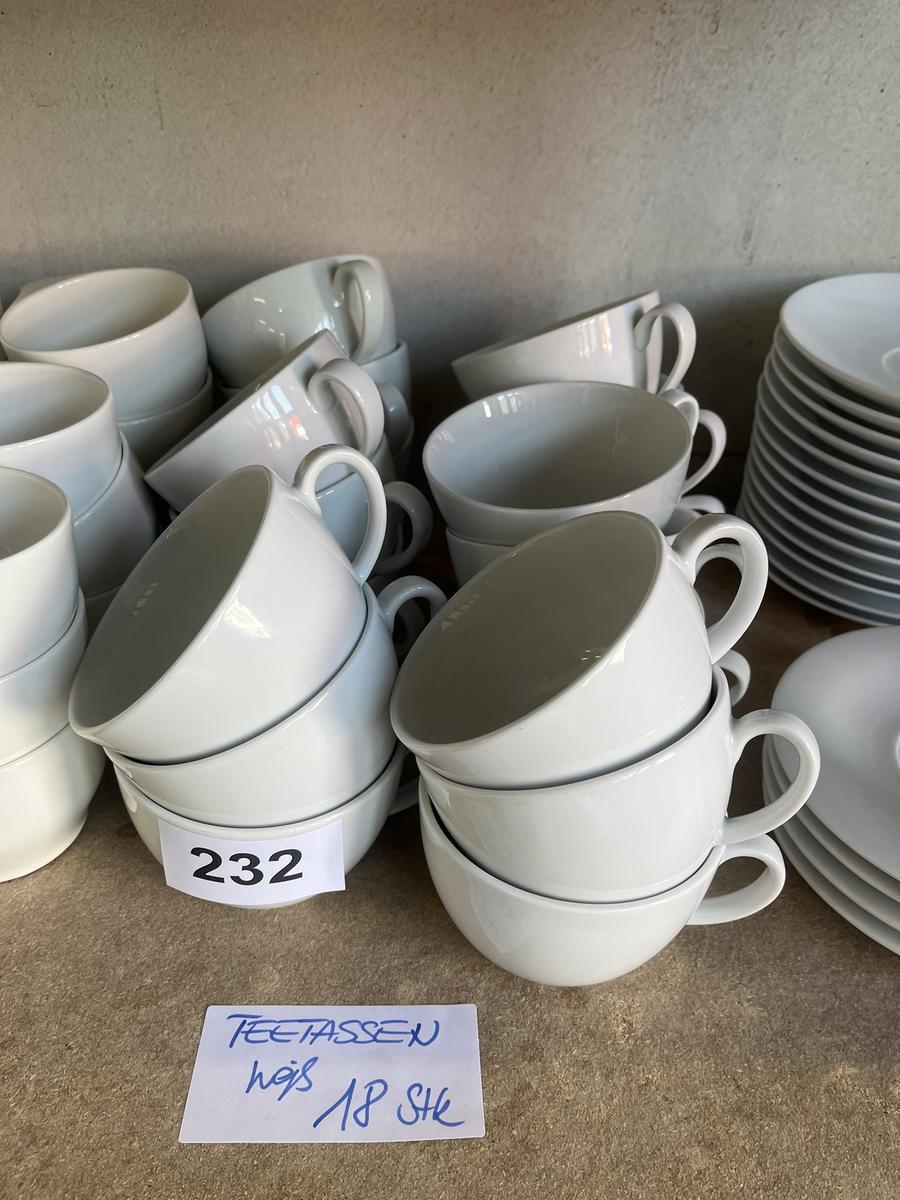 18 Stk. Teetassen, wei&szlig;