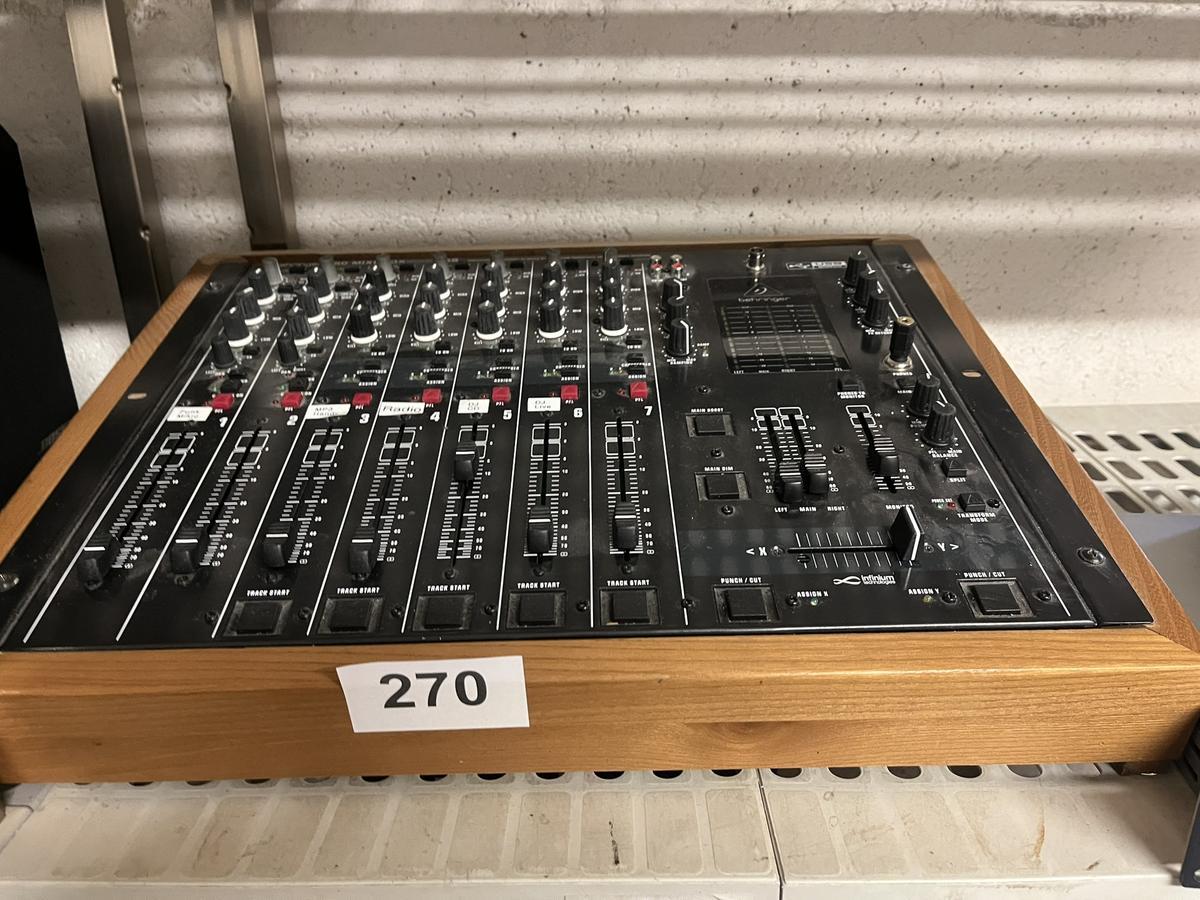 Mischpult Beringer Infinium