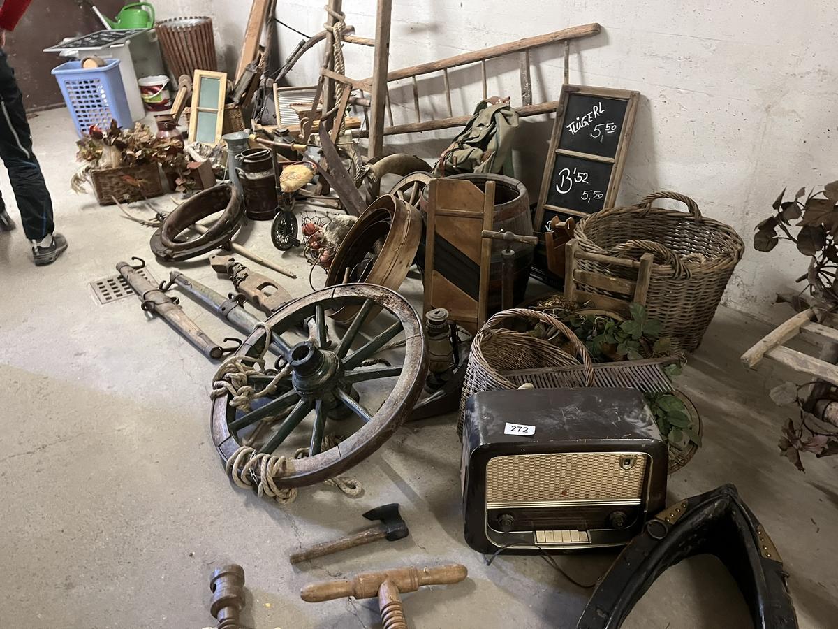 Gro&szlig;posten rustikale Dekoration in Bausch und Bogen, Volumen ca.1 LKW?d=2026-03-30 22:22:30