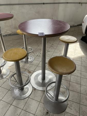 3 Stk. Barhocker, 80cm hoch und 1 Stehtisch DM 70cm, 110cm hoch 3 Stk. Barhocker, 80cm hoch und 1 Stehtisch DM 70cm, 110cm hoch