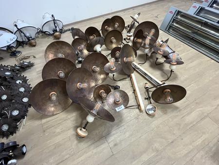 22 Stk. Decken- und Wandleuchten 22 Stk. Decken- und Wandleuchten