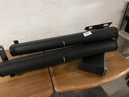 Bose Crown XLS1000 und 2 Stk. M12 mit Wandhalterung Bose Crown XLS1000 und 2 Stk. M12 mit Wandhalterung