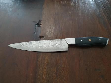 Damast-Kochmesser, Micarta-Griff schwarz, Klinge Damaszener Stahl, rund 150 Lagen, charakteristische, rustikale Schmiedeoberfläche, Gesamtlänge 310 mm, Klingenlänge 185 mm, Klingenstärke 3mm Damast-Kochmesser, Micarta-Griff schwarz, Klinge Damaszener Stahl, rund 150 Lagen, charakteristische, rustikale Schmiedeoberfläche, Gesamtlänge 310 mm, Klingenlänge 185 mm, Klingenstärke 3mm