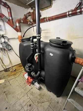 EASY CLEAN Fettabscheidermodul PV/S Automix mit Pumpen,geleert,Bj.2016 ca.200 kg 215/860/1780 mm