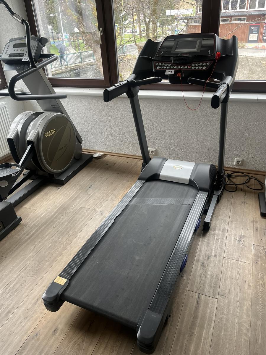 Fitnessger&auml;t / Laufband, Juskys Mod. Speedrunner 6000 polar, Bj 2017, 80 x 190 x 145, defekt