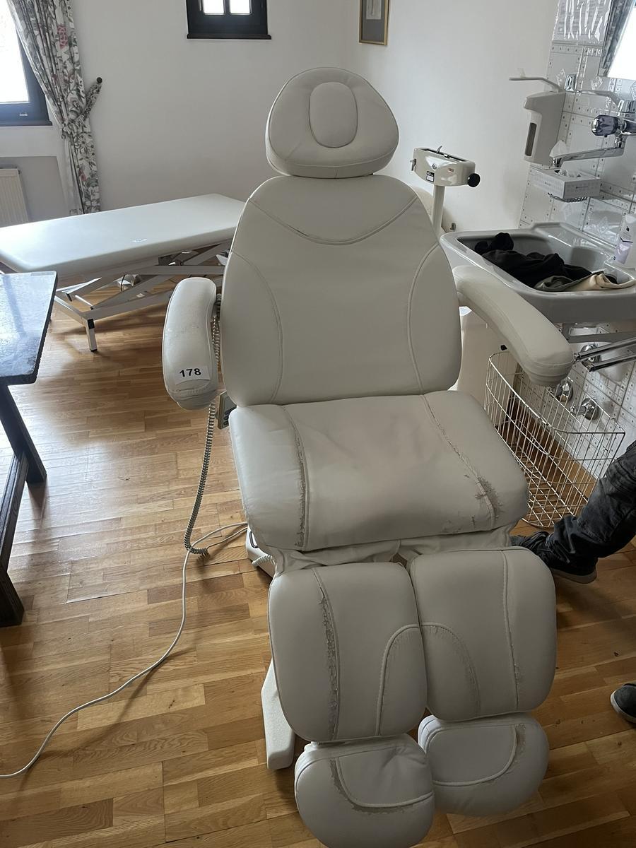 Kosmetiksessel?d=2026-04-15 00:04:47