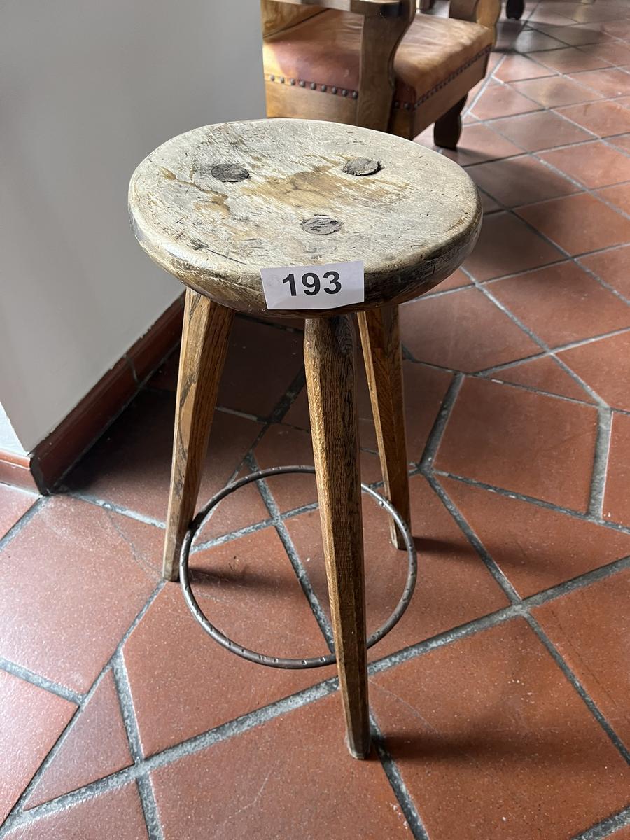 Sitzhocker?d=2026-04-15 00:05:31