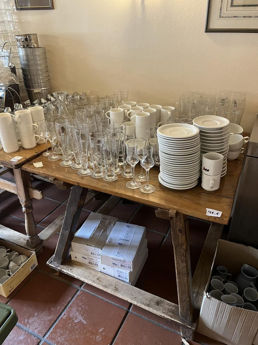 Tisch ca. 95 x 90 x 75?d=2026-04-14 22:19:04