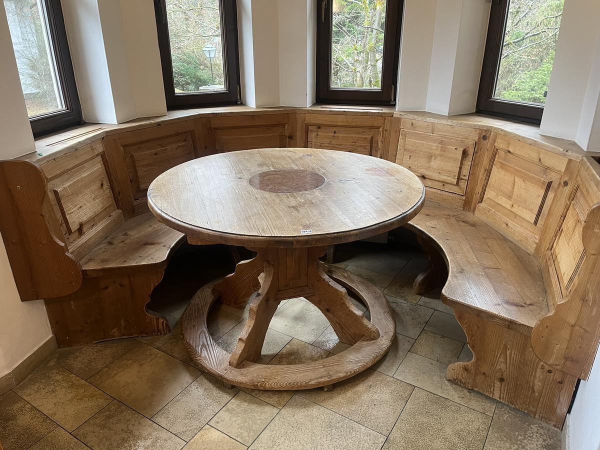 Altholztisch rund, 120 x 77, mit Eckbankverbau 215 x 180?d=2026-04-14 22:11:18