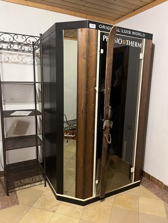 Infrarotkabine, Modell Physiotherm Luis Trenker, steckerfertig, 150 x 115 x 206 Infrarotkabine, Modell Physiotherm Luis Trenker, steckerfertig, 150 x 115 x 206