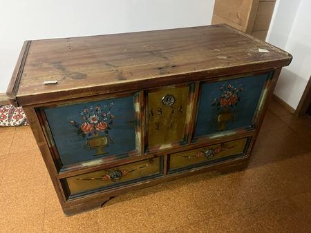 Truhe, 135 x 68 x 80 Truhe, 135 x 68 x 80