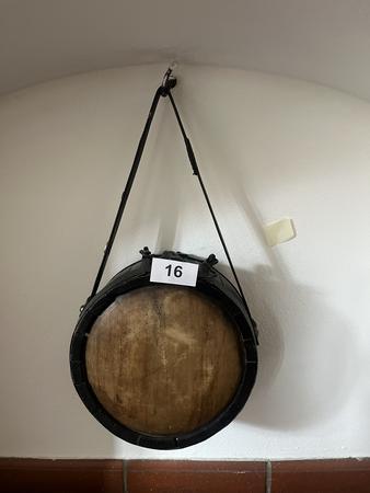 Trinkfass vor Bar Trinkfass vor Bar