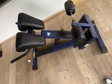 Fitnessgerät Trainingsbank, Techno Gym, 65 x 135 x 85 Fitnessgerät Trainingsbank, Techno Gym, 65 x 135 x 85