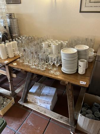 Tisch ca. 95 x 90 x 75 Tisch ca. 95 x 90 x 75