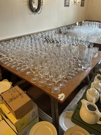 Tisch ca. 130 x 120 x 75 Tisch ca. 130 x 120 x 75