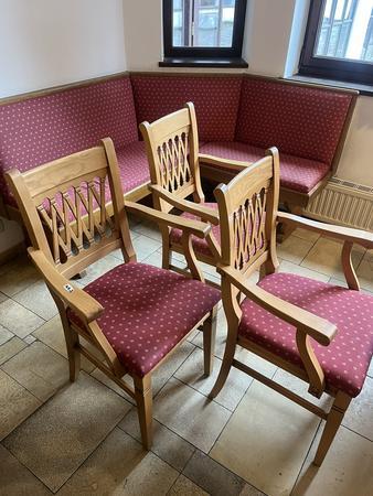 17 Stk. Stühle ohne Armlehnen, 3 Stk. Stühle mit Armlehnen 17 Stk. Stühle ohne Armlehnen, 3 Stk. Stühle mit Armlehnen