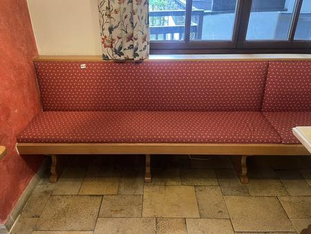 Wandbänke ca. 20 lfm Wandbänke ca. 20 lfm