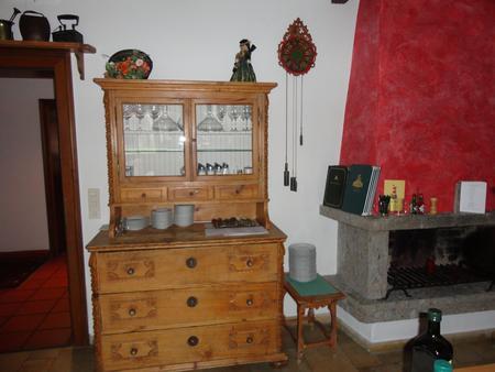 Altholzschrank mit 3 Laden, 122 x 55 x 90, Aufsatz mit Glastüren Altholzschrank mit 3 Laden, 122 x 55 x 90, Aufsatz mit Glastüren