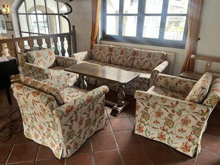 Sitzgruppe bestehend aus 3er Bank, 3 Fauteuils, 1 Tisch Sitzgruppe bestehend aus 3er Bank, 3 Fauteuils, 1 Tisch