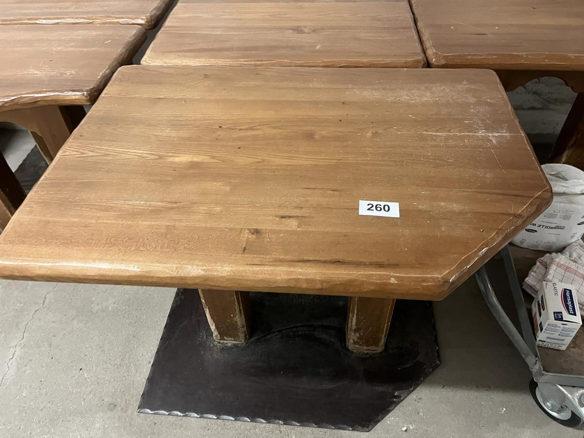 6 Stk. Gastrotische, 2 Stk. 95x50cm, 2 Stk. 78x78cm, 2 Stk. 100x70cm?d=2026-04-16 20:07:30