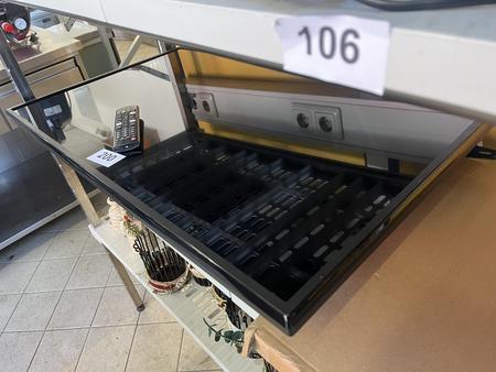 LG TV Typ 43 UM7100 mit Wandhalterung LG TV Typ 43 UM7100 mit Wandhalterung