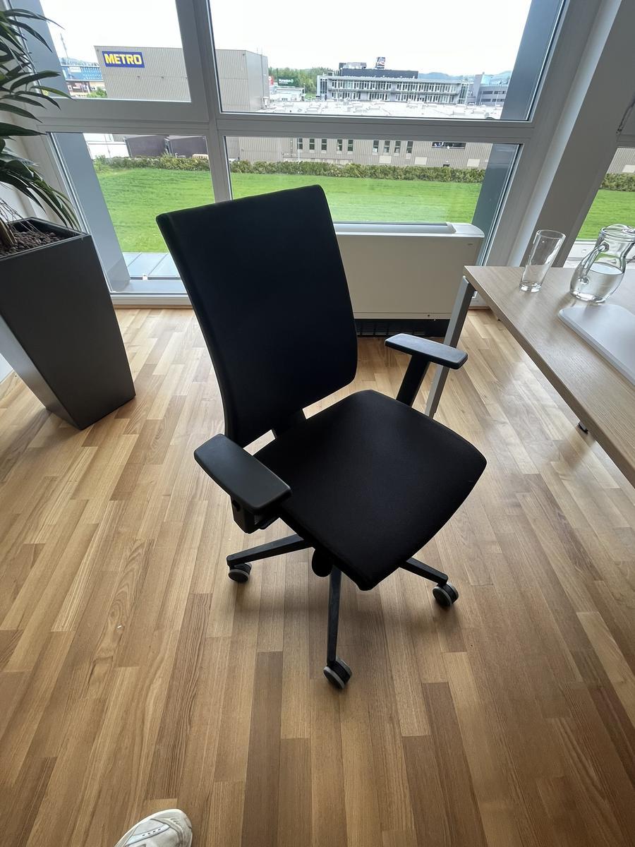 B&uuml;rodrehstuhl BENE schwarz Novy Styl?d=2026-04-30 18:03:56