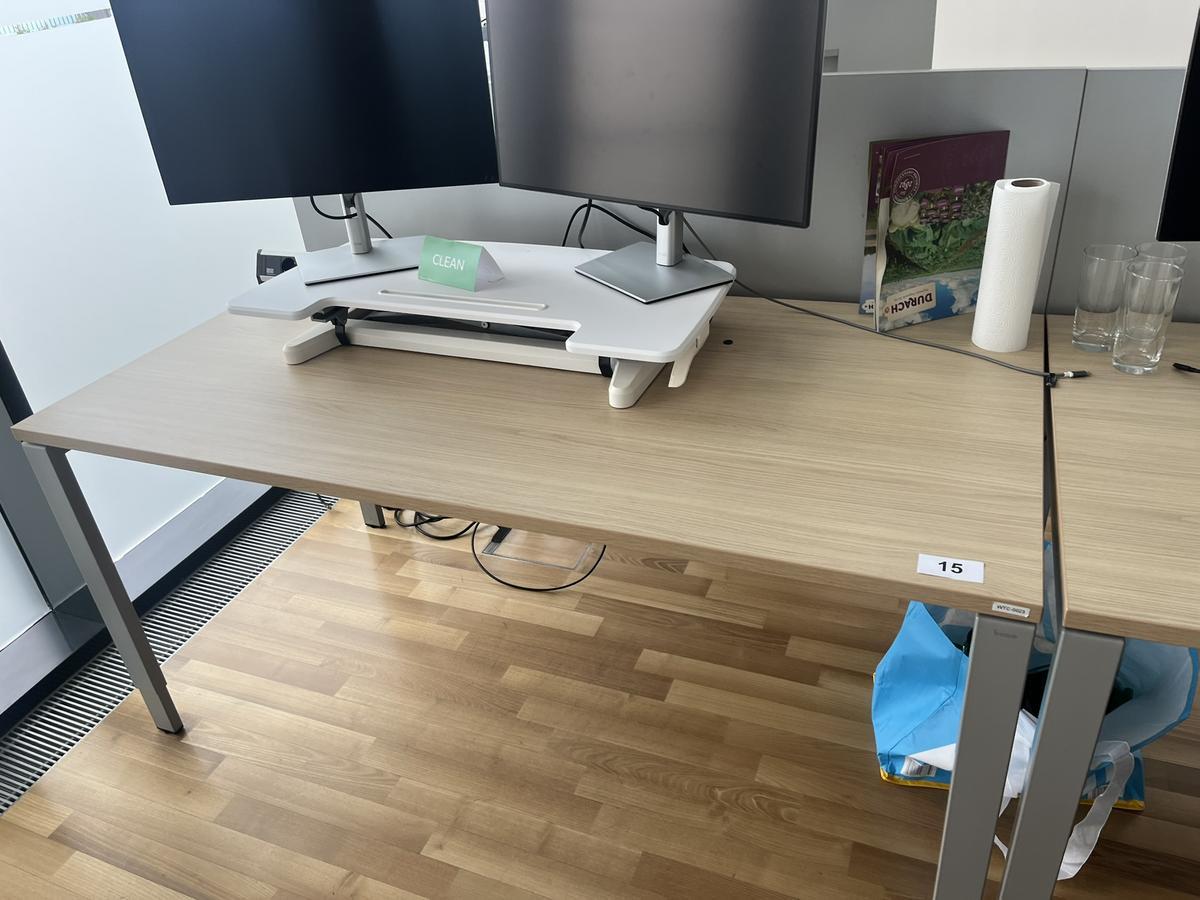 BENE Schreibtisch mit R&uuml;ckwand 160 x 80 cm?d=2026-04-30 18:03:37