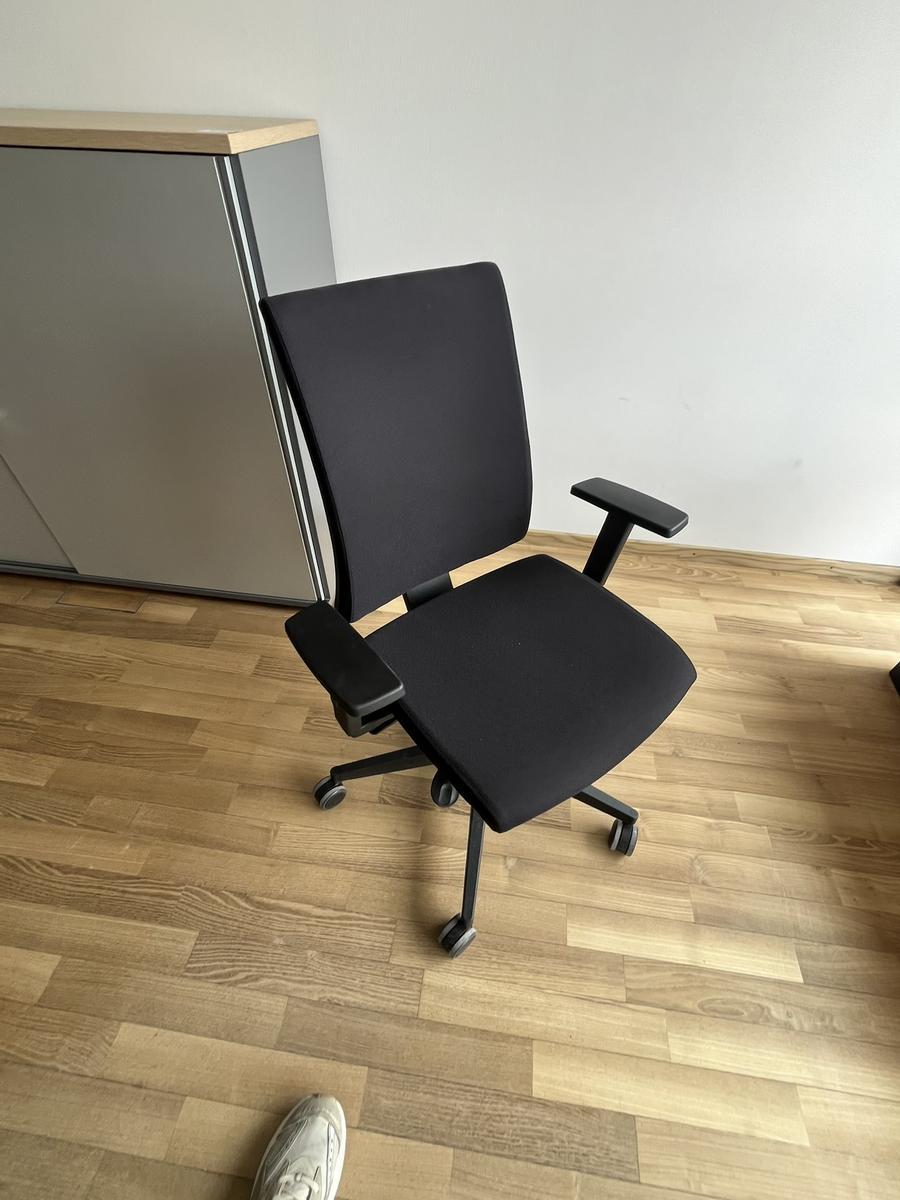 B&uuml;rodrehstuhl BENE schwarz Novy Styl?d=2026-04-30 18:03:19