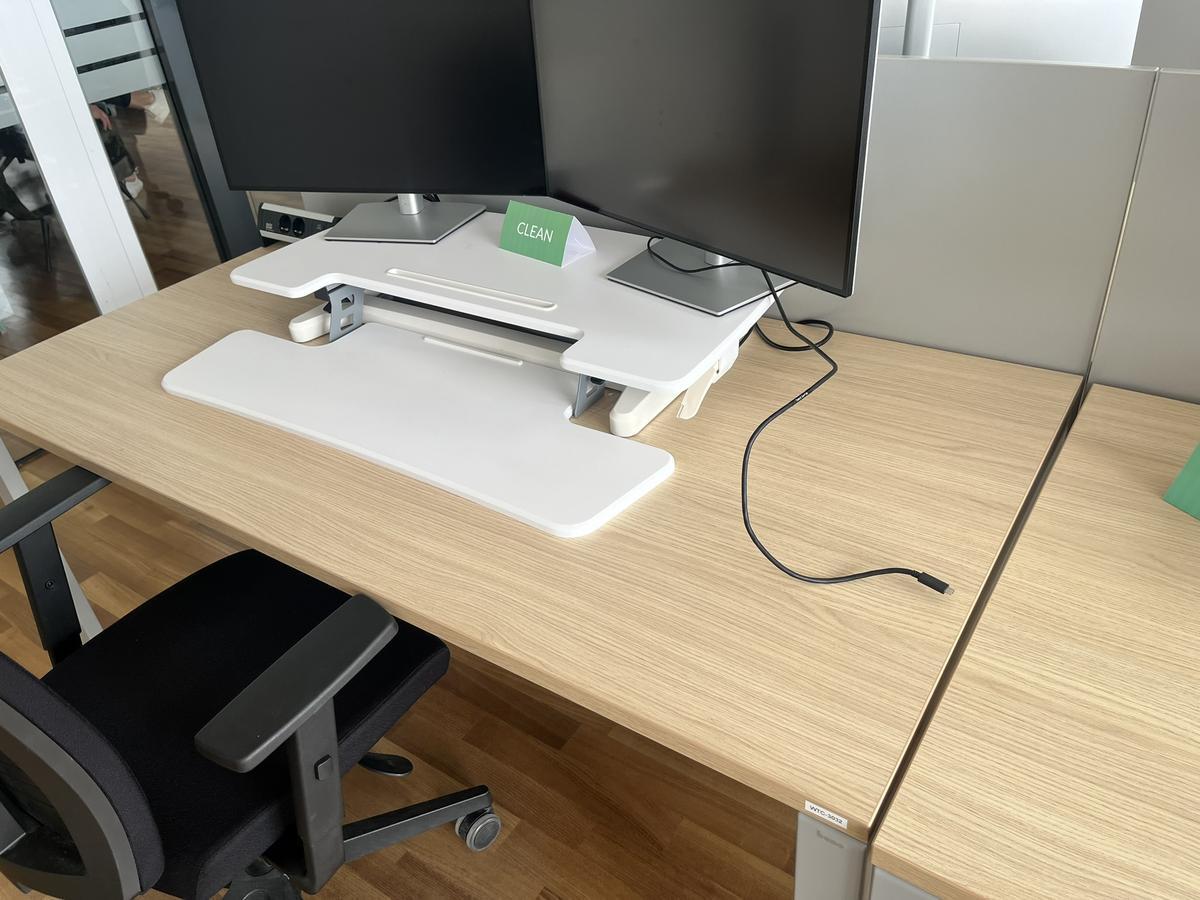 BENE Schreibtisch mit R&uuml;ckwand 160 x 80 cm