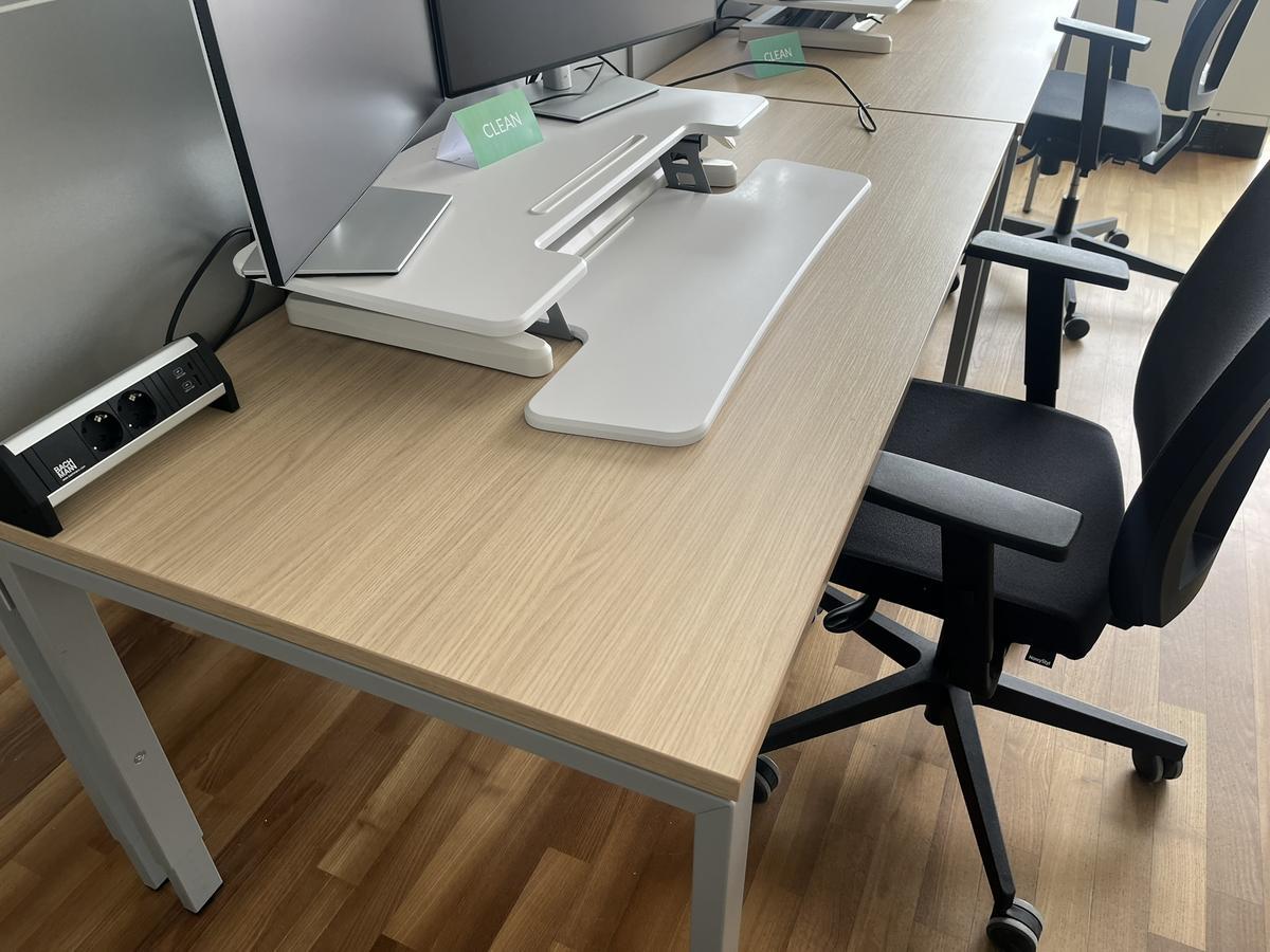 BENE Schreibtisch mit R&uuml;ckwand 160 x 80 cm