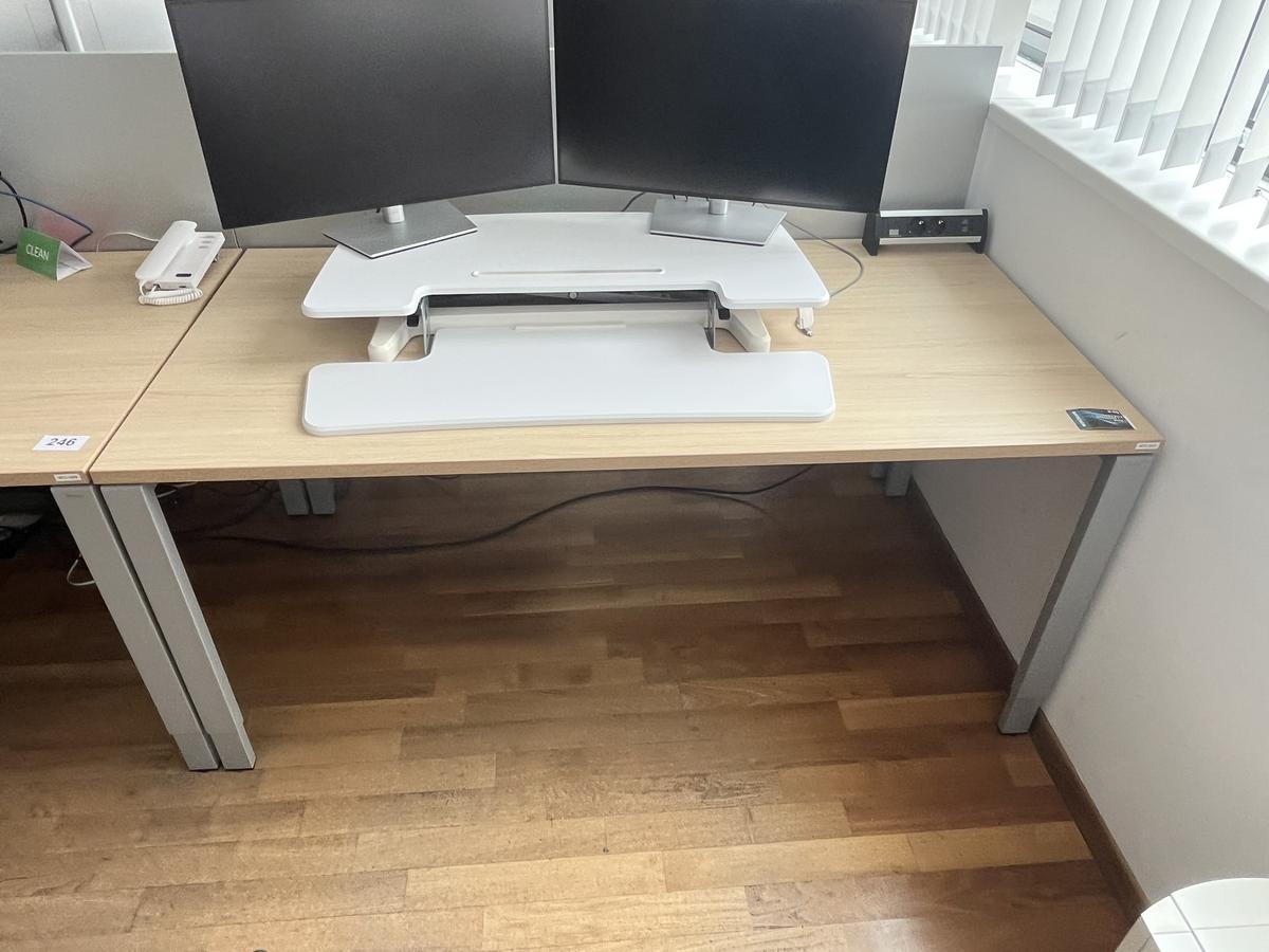 BENE Schreibtisch mit R&uuml;ckwand 160 x 80 cm?d=2026-04-30 19:23:38