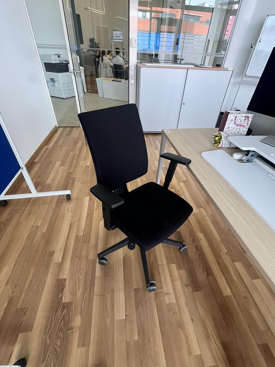 B&uuml;rodrehstuhl BENE schwarz Novy Styl