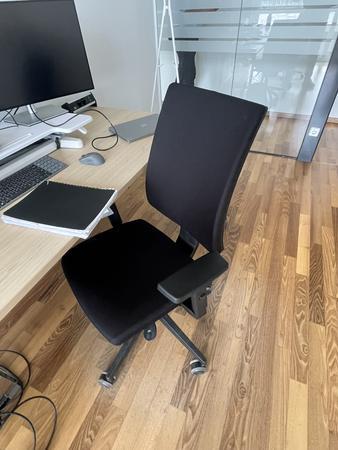 B�rodrehstuhl BENE schwarz Novy Styl