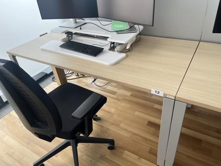 BENE Schreibtisch mit R�ckwand 160 x 80 cm