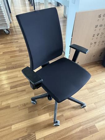 B�rodrehstuhl BENE schwarz Novy Styl