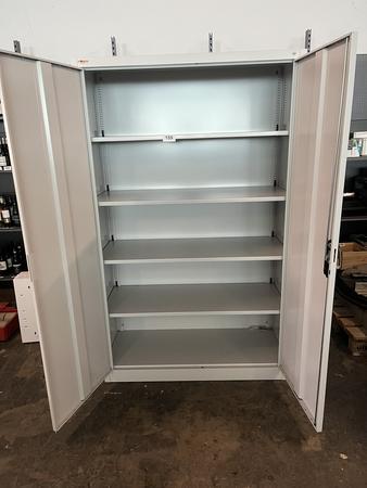 2-fl�geliger Fl�gelt�rschrank neuwertig ohne Schl�ssel 120/50/196 cm