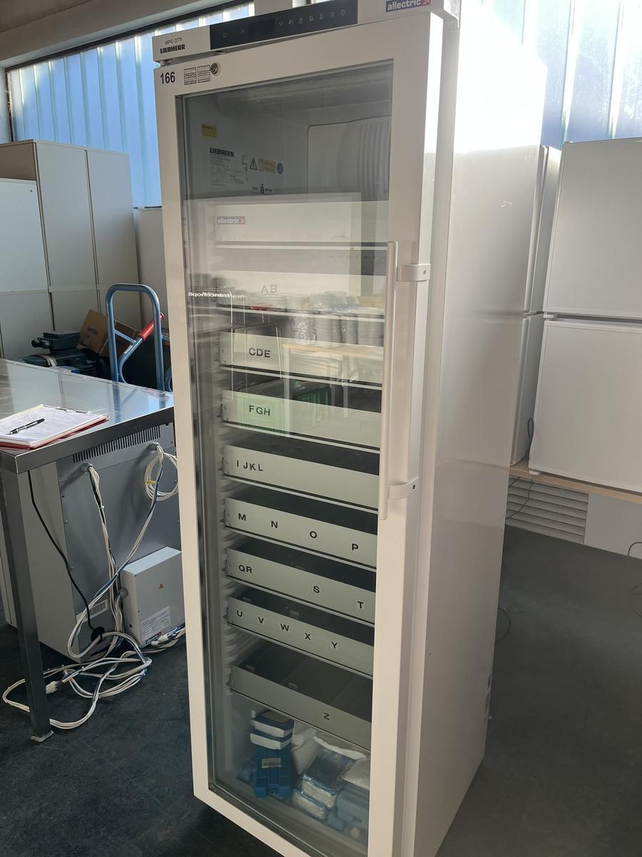 LIEBHERR Medizin-,Labork&uuml;hlschrank MKV 3913 360 l, 9 Auszugsladenaden, 60/60/185 cm