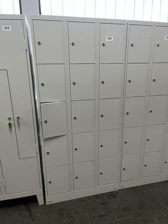 Spind mit Schl�ssel, 15 F�cher, 90x50x195cm