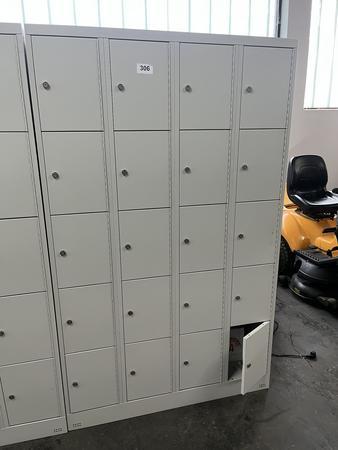 Spind mt Schl�ssel, 15 F�cher, 90x50x195cm, 1 Schl�ssel fehlt