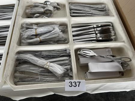 230 teiliges Besteckset: 65 Speisemesser,80 Kuchengabel,30 Moccal�ffel, 10 Gabeln mit Box