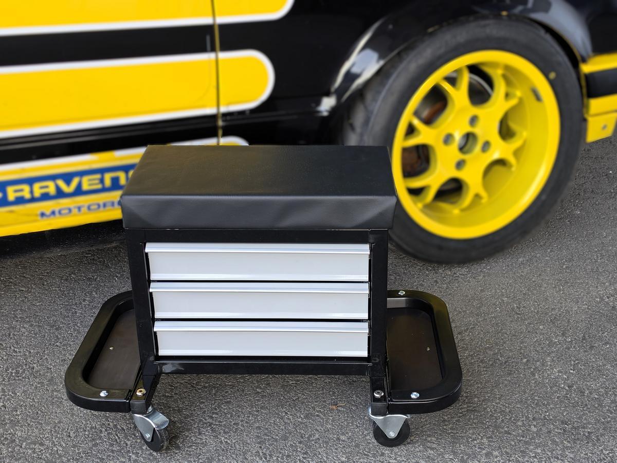 Werkstatthocker mit Laden und Rollen � Silber/Schwarz?d=2026-05-06 20:32:52
