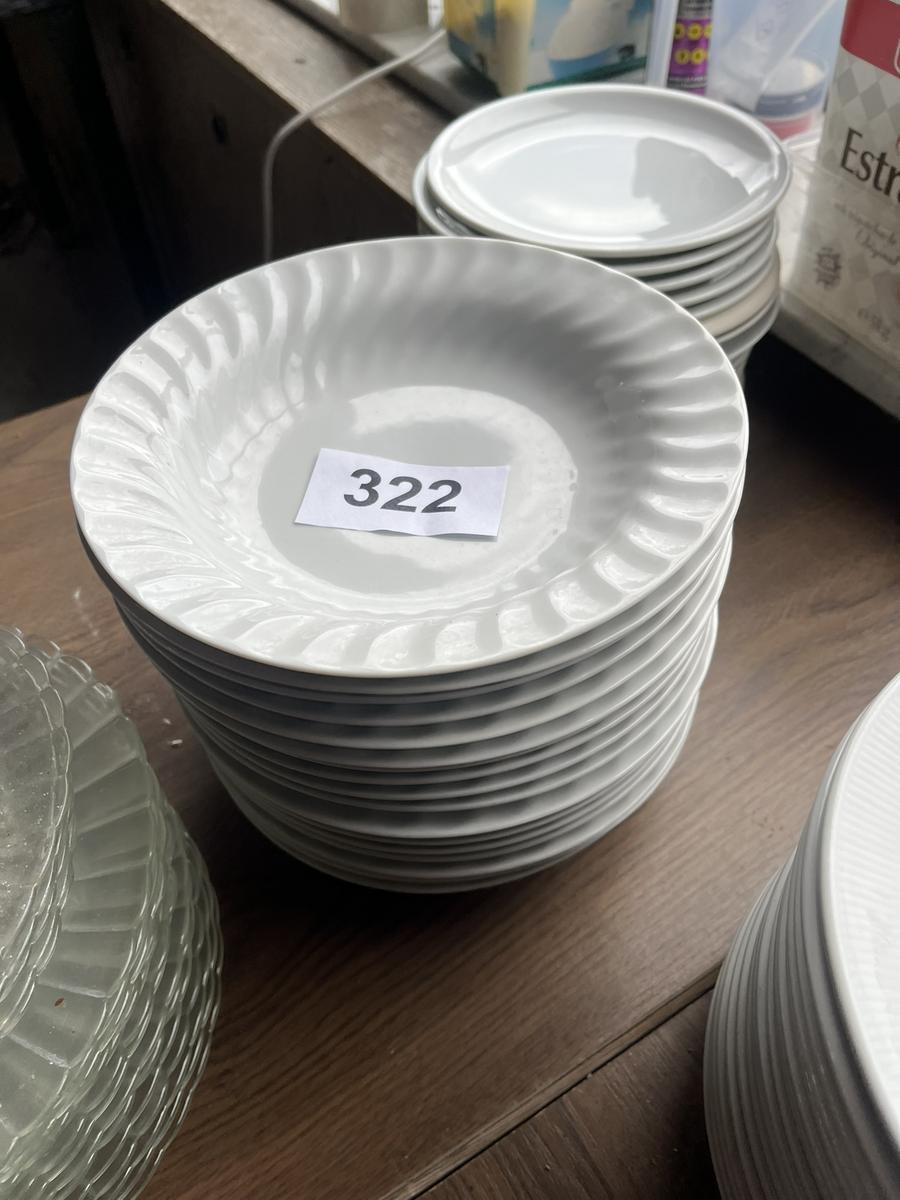 17 Stk. Porzellan-Suppenteller DM 22 cm