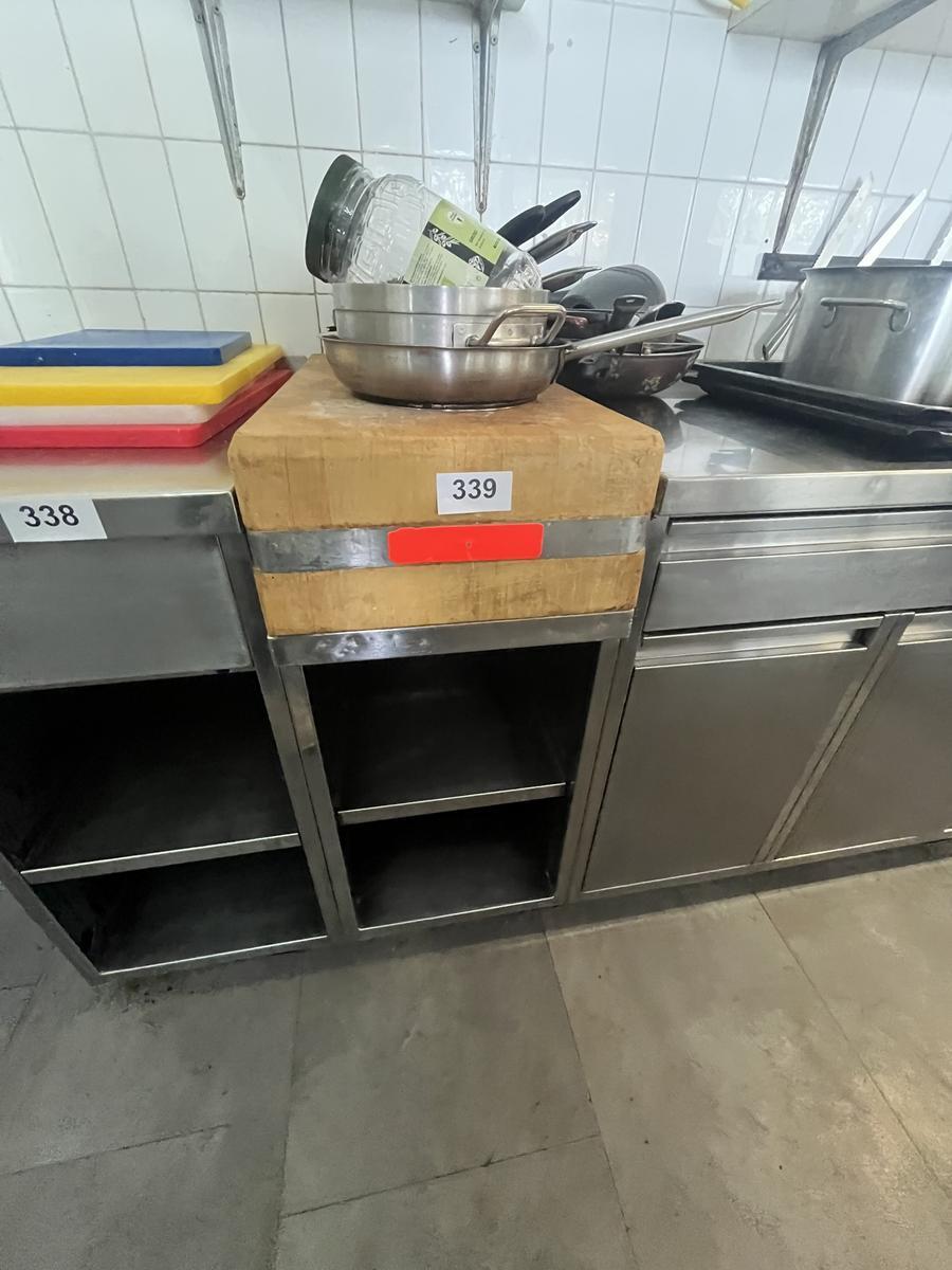 Edelstahlmodul ca. 42 x 70 x 95 cm mit Hackstock
