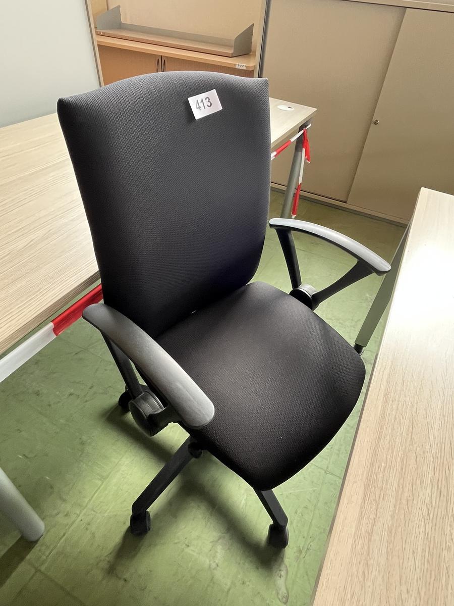 B&uuml;rodrehstuhl mit Armlehne