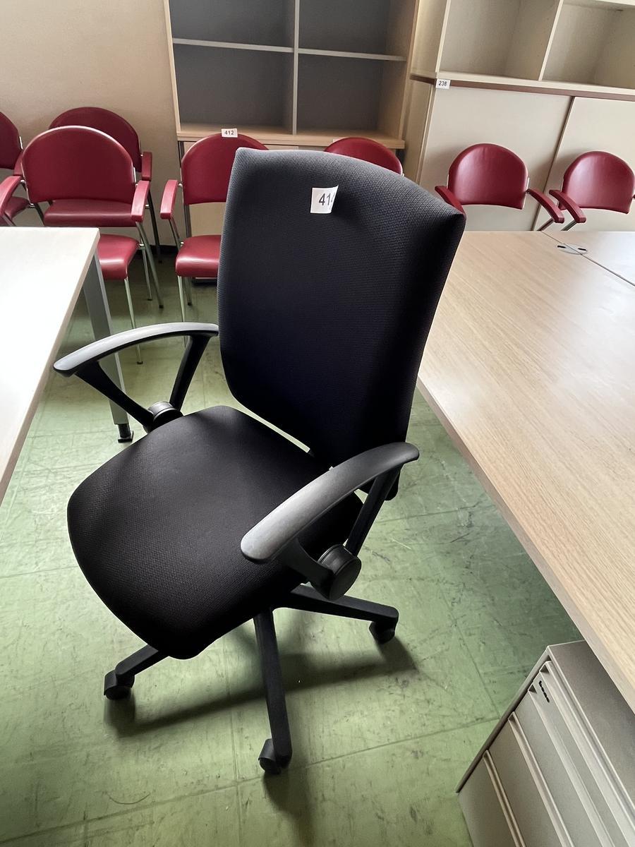 B&uuml;rodrehstuhl mit Armlehne