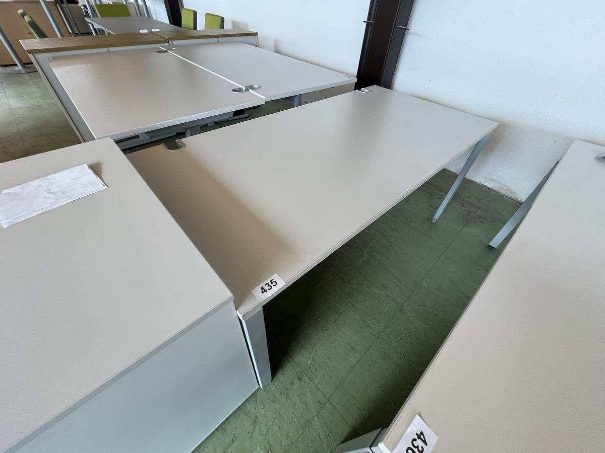 Schreibtisch ca. 160x80 cm h&ouml;henverstellbar grau?d=2026-05-08 16:19:20
