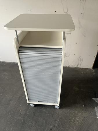 BENE High-Caddy, ca. 50 x 55 x 112 cm mit Rollo und einer B�roauszugslade - zwei Fachebenen